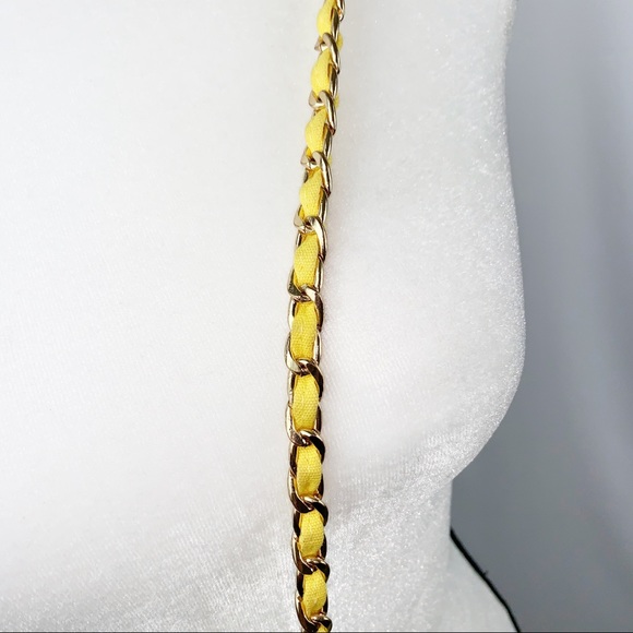 Cute inc daffodil yellow round straw crossbody bag - Picture 5 of 11